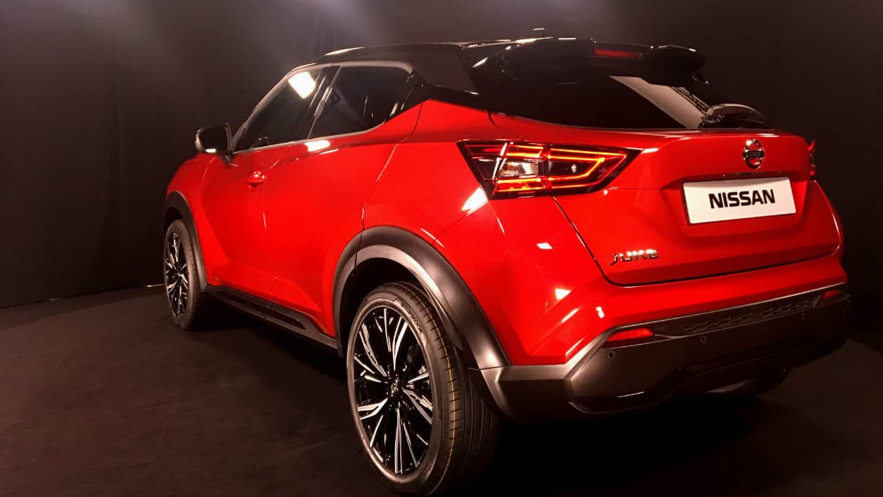 Le nouveau Juke dépasse désormais les 4,20 mètres, et son empattement atteint les 2,60 mètres. Une tendance qui se retrouve sur tous les petits SUV.
Le nouveau Juke dépasse désormais les 4,20 mètres, et son empattement atteint les 2,60 mètres. Une tendance qui se retrouve sur tous les petits SUV.