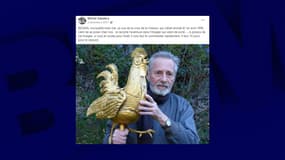 L'ancien élu de Bessan (Hérault) Michel Sabatéry avec le coq volé dans la commune en 1999