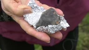Le fragment de météorite découvert à quelques kilomètres de Dieppe mardi 14 février 2023.