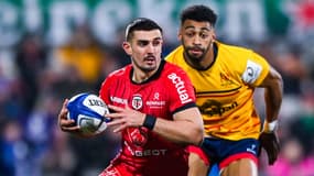 Le Toulousain Thomas Ramos face au joueur de l'Ulster Robert Baloucoune en Champions Cup, 13 janvier 2024