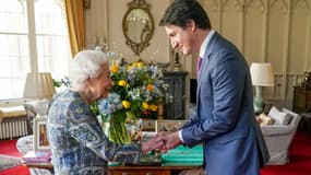 La reine Elizabeth II a rencontré le premier ministre canadien Justin Trudeau au château de Windsor ce lundi 7 mars 2022.