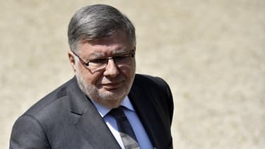 Alain Vidalies, secrétaire d'Etat aux Transports, a assuré samedi que la "situation s'améliorait" dans l'approvisionnement en carburant, même s'il faut "continuer les efforts". Il s'est exprimé à l'issue d'une rencontre samedi matin à Matignon entre Manuel Valls, plusieurs ministres, et les représentants des pétroliers et transporteurs.