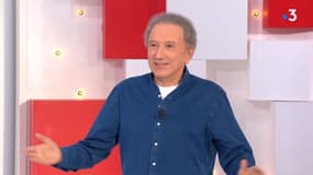 Michel Drucker dans l'émission "Vivement dimanche" en août 2022