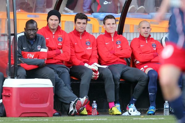 Mamadou Sakho et Kévin Gameiro sur le banc parisien lors de Lorient/PSG (2013).