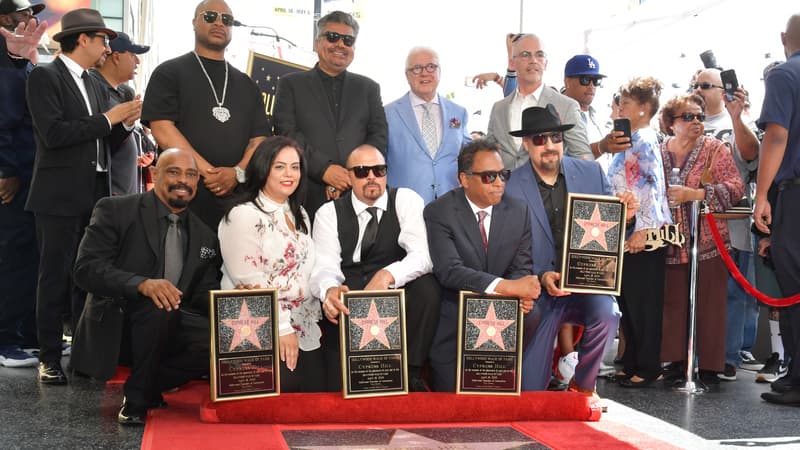 Xzibit, B-Real, DJ Muggs, Sen Dog, Eric Bobo of Cypress Hill, George Lopez, Rana Ghadban et Mitch O'Farrell lors de la cérémonie honorant Cypress Hill 