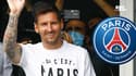 PSG : Messi salue les supporters avec un t-shirt "Ici c'est Paris"