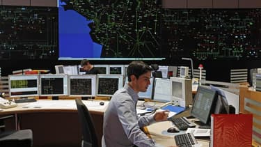 Salle de contrôle de la consommation d'électricité de Réseau de transport d'électricité (RTE), à La Chapelle sur Erdre, près de Nantes. Le record de consommation d'électricité en France a été battu mardi à plus de 100.000 mégawatts (MW), en raison du froi