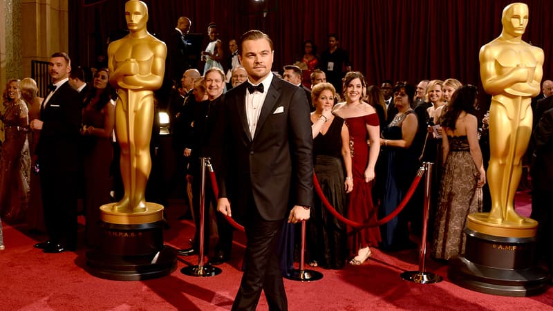 Leonardo DiCaprio sur le tapis rouge lors de la cérémonie des Oscars en 2014