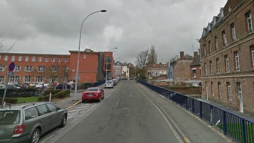 La rue Pierre-Bérégovoy à Arras, à proximité de l'école Paul-Bert.