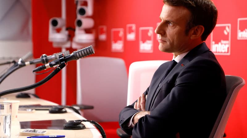 Emmanuel Macron le 4 avril 2022 dans le studio de France inter 