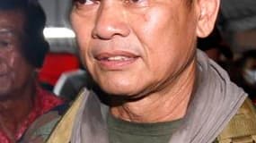 Blessé d'une balle en pleine tête jeudi à Bangkok, le général renégat et conseiller militaire des "chemises rouges", Khattiya Sawasdipol, a succombé lundi à ses blessures, annonce le directeur de l'hôpital où il avait été admis. /Photo prise le 12 mai 201
