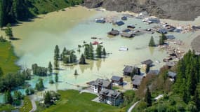 Un lac s'est formé dans le village de Blatten, en Suisse, après l'éboulement d'une partie du glacier. 