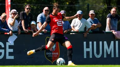 Hans Hateboer lors d'un match amical entre Rennes et Saint-Brieuc, le 10 juillet 2025