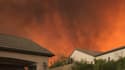 Des centaines de personnes ont du évacuer leurs maisons face à l'avancée du gigantesque incendie "Sand fire", en Californie.