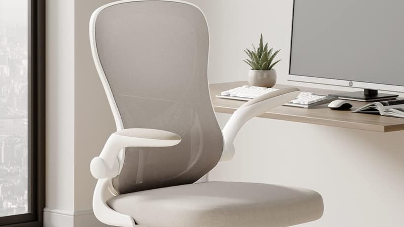 Cette chaise de bureau ergonomique à moins de 150 euros est parfaite pour le télétravail ! 
