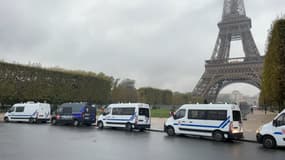 Une opération de communication "anti-délinquance" a été menée sur le Champ-de-Mars ce lundi 23 octobre par la préfecture de police de Paris. 