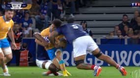 Le plaquage de Romain Taofifénua sur Santiago Arata lors de France-Uruguay, le 14/09/2023