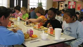 Des programmes visant à promouvoir une alimentation plus saine ont été mis en place dans des écoles américaines.