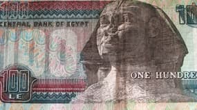 La banque centrale égyptienne ne dispose tout au plus que de trois mois de réserves de changes pour couvrir les importations.