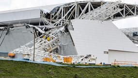 L'effrondrement d'une structure métallique du stade de Sao Paulo a fait deux morts.