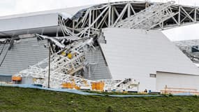 L'effrondrement d'une structure métallique du stade de Sao Paulo a fait deux morts.