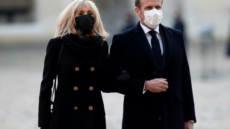Le président Emmanuel Macron et son épouse Brigitte le 26 novembre 2020 à Paris