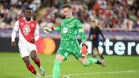 Le gardien du Barça Marc-André ter Stegen contre Monaco