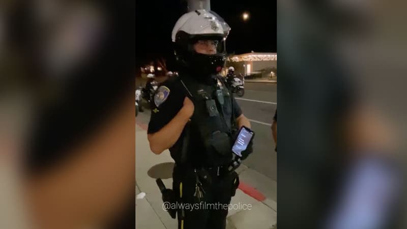 Un policier de Beverly Hills filmé en train de diffuser de la musique