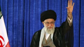 Le guide supreême iranien, l'ayatollah Ali Khamenei, le 3 juin 2016 lors du 27ème anniversaire de la mort du fondateur de la République islamique, l'imam Khomeiny.