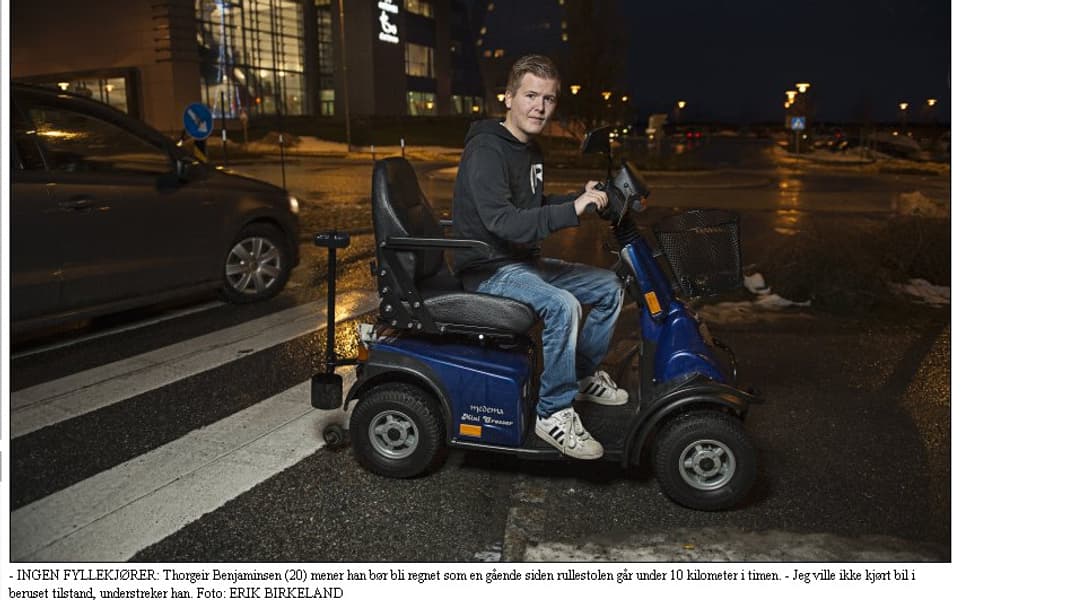 L'étudiant arrêté dans son fauteuil motorisé pour avoir roulé ivre sur la voie publique.