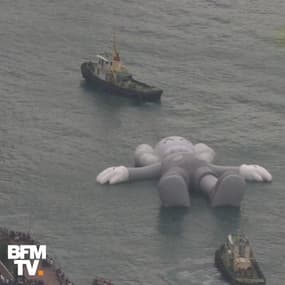 Une sculpture géante a fait son apparition dans la baie de Hong Kong