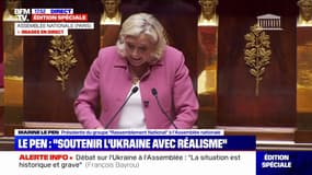 Ukraine: Marine Le Pen évoque “les virevoltes du président de la République” qui “n’ont pas permis à la France de peser significativement” sur le conflit