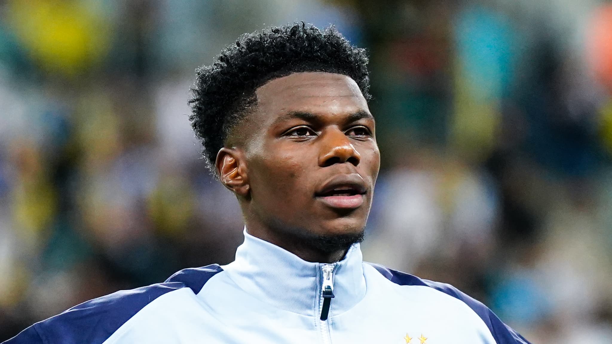 "LE COACH N’EST PAS BÊTE", TCHOUAMÉNI COMPREND DESCHAMPS SUR LA GESTION DES BLESSURES DE DEMBÉLÉ ET DOUÉ EN ÉQUIPE DE FRANCE