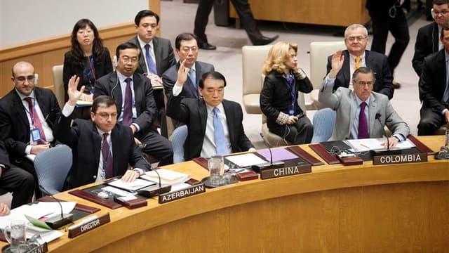 Le Conseil de sécurité des Nations unies a adopté samedi à l'unanimité une résolution autorisant le déploiement d'une première équipe d'observateurs non armés en Syrie, pour y veiller au respect de la trêve conclue jeudi matin. /Photo prise le 14 avril 20
