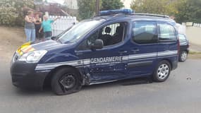 Le véhicule accidenté de la gendarmerie 