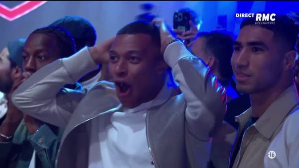 La réaction hallucinatoire de Kylian Mbappé après le combat de Cédric Doumbé au PFL Paris, le 30 septembre 2023 La réaction hallucinatoire de Kylian Mbappé après le combat de Cédric Doumbé au PFL Paris, le 30 septembre 2023