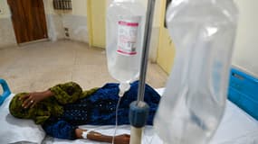 Une patiente souffrant d'un coup de chaleur est traitée dans un hôpital de Jacobabad, dans la province méridionale du Sindh, au Pakistan, le 11 mai 2022. (photo d'illustration)