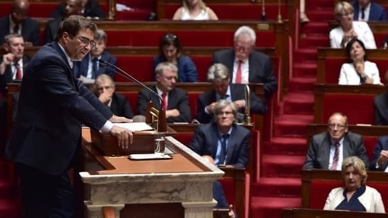 Le groupe Les Républicains à l'Assemblée nationale le 4 juillet 2017 après un discours du Premier ministre.