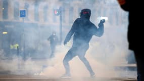 Un manifestant à Lyon, en décembre