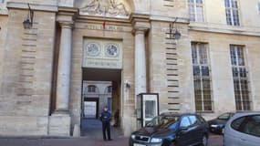 L'entrée des locaux de la direction régionale de la police judiciaire à Versailles. (Image d'illustration)