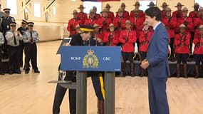Au Canada, deux policiers s’effondrent pendant un discours de Justin Trudeau 
