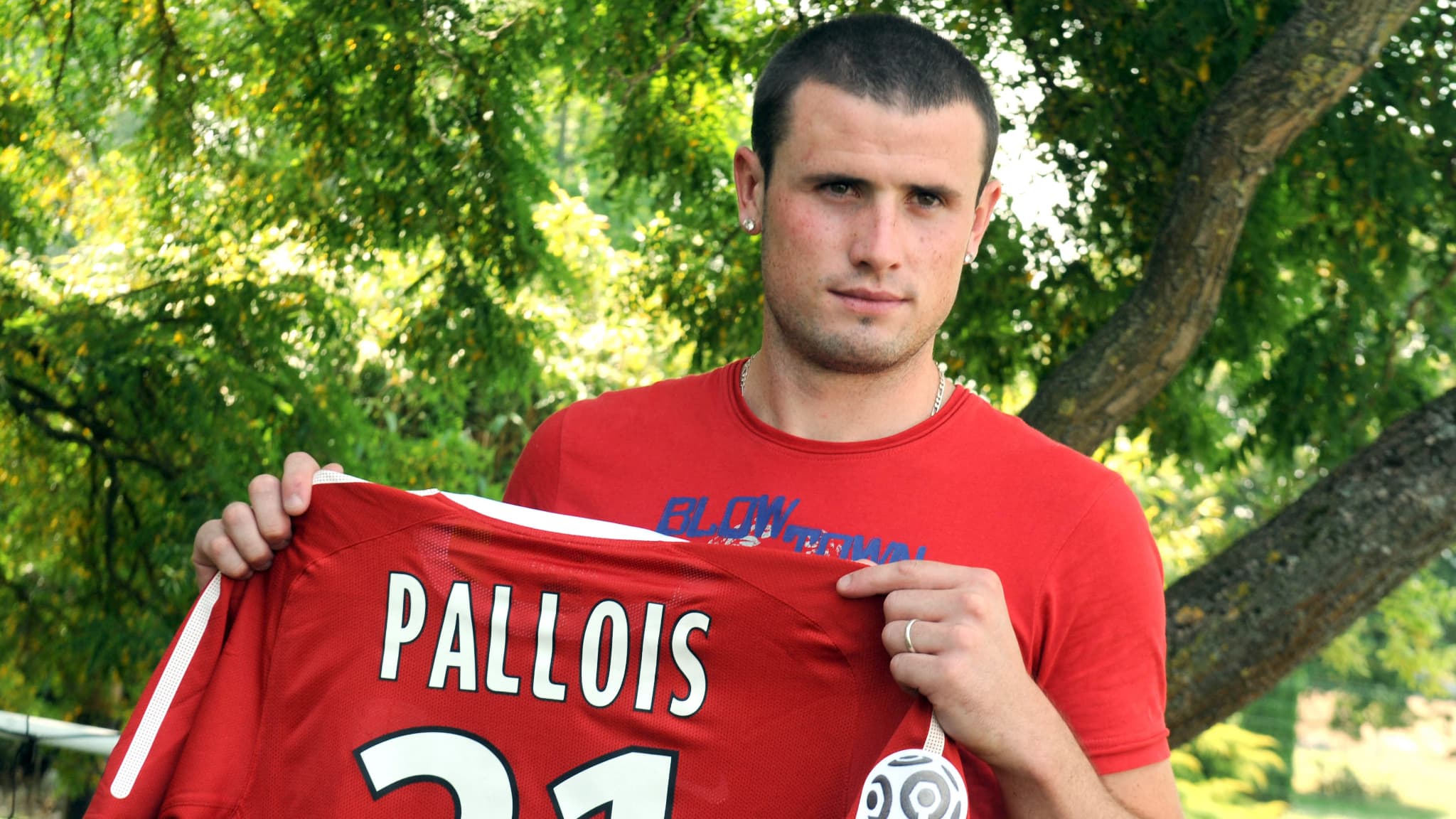 Nicolas Pallois lors de sa signature à Valenciennes en 2010