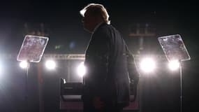 L'ancien président américain Donald Trump prend la parole lors d'un rassemblement de campagne en soutien aux candidats républicains avant les élections de mi-mandat, le 8 octobre 2022 à Minden, Nevada. 