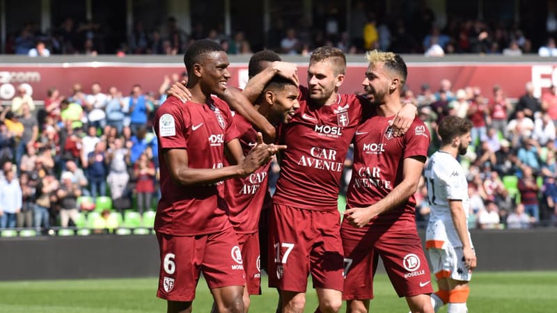 Les joueurs du FC Metz face à Lorient.