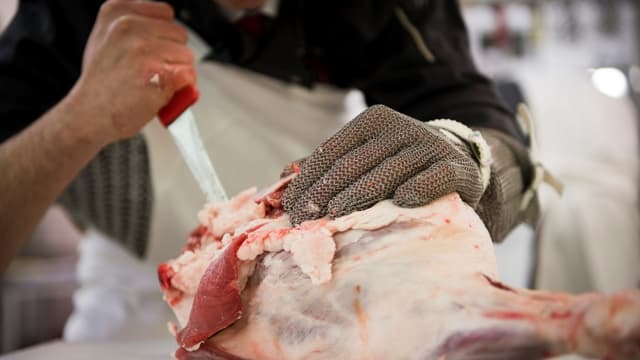 Système U a recruté des apprentis bouchers sur les réseaux sociaux.