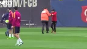 Un supporter s’invite à l’entraînement du Barça et se fait virer aussi sec