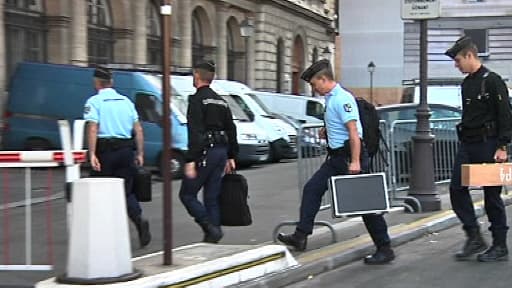 Membres de la Gendarmerie nationale devant le 36, quai des Orfèvres, siège de la PJ parisienne, ce lundi (photo d'illustration).