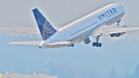 Un Boeing 767 de la compagnie United Airlines décolle de l'aéroport de Newark.