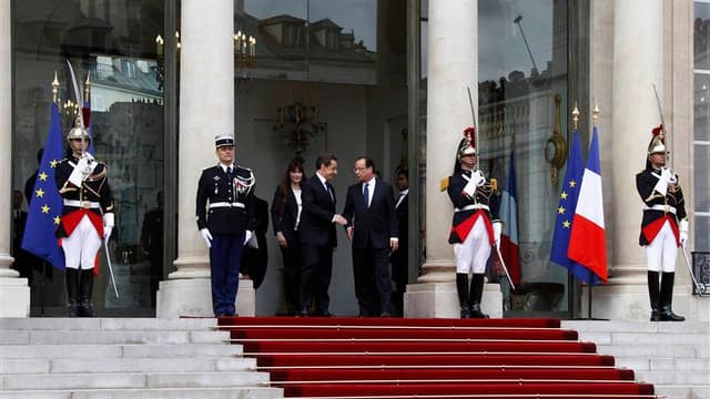 François Hollande a marqué mardi, dès son premier discours de président de la République, une forte volonté de rupture avec son prédécesseur Nicolas Sarkozy et les politiques d'austérité voulues par l'Allemagne dans l'Union européenne. /Photo prise le 15