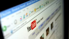 Le parquet de Lyon ouvre une enquête pour corruption de mineurs visant un youtubeur français très connu du jeune public, ExperimentBoy, accusé par des adolescents d'avoir échangé avec eux des messages, photos et vidéos sexuelles